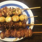 Yakitori No Oogiya - 20180816「人気串盛り(とりねぎま・うずら玉子・ぽんじり・皮)」の「タレ」473円…夏のフェアの特価品なので…計422円