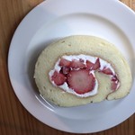 喜茶 ゆうご - 苺のロールケーキ