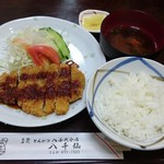 八千仙 - トンカツ定食880円