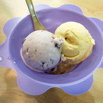ハーゲンダッツカフェ - waikiki3。好きなアイスが３種類選べて500円。2011.08.17