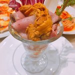 カプリチョーザ トマト＆ガーリック - うにくパフェ 1200円