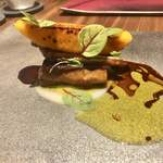 ル スプートニク - 鰻とマンゴーとフォアグラのポワレ、玉ねぎのソースで。絶品。