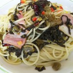 イタリアンダイニングDONA - 高菜とベーコンのペペロンチーノ980円(ランチ、週替り)