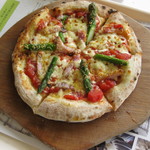 レークヒル・ファーム - 季節のピザ　6月