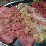 肉と日本酒 - 圧巻の厚切りたん
