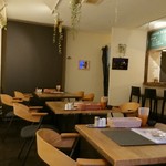 Cafe&Beer チラウト - 店内