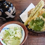 元祖手打そば いづるや - 天ぷらは天つゆでいただきます