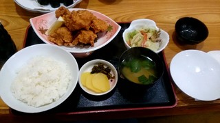 大包 - ご飯の盛りは控えめです