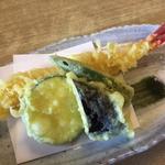 Takatoo Soba Irinoya - カラッっと揚った天ぷらです！