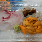 うを徳 - 2018.8 お造り（明石の鯛、利尻バフンウニ、明石の鯛の鱗と鰓の唐揚げ）