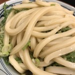 丸亀製麺 - 小麦の色が二郎の麺にだんだんと見えてくる…