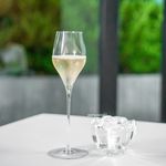 プリズマ - フランスのぶどうジュースをシャンパンで割ったカクテル