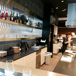 トシ・ヨロイヅカ 東京 - 店内