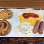 ホテルリブマックス - 料理写真:料理の品数はこの程度ですが、アップルペストリーがうまい