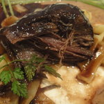 ビストロ茶葉蘭 - 柔らかな牛ホホ肉