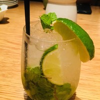 ウォルプタス 東京駅グランルーフ店 - ライム＆ミントモヒート　800円