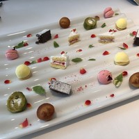 AMOUR - 余韻・・丁寧に作られた「ミニャルディーズ」、、手が込んだ品。これだけ作られるのは大変でしょうね。