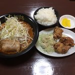 日向路 - ピリ辛麺（辛）唐揚げセット