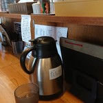 肉汁うどんの南哲 - 卓上の出汁割スープ