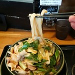 肉汁うどんの南哲 - 麺には？かなりの張りがある