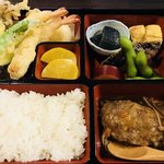 こうち - 天ぷら海老も入って7種類  餡かけハンバーグ