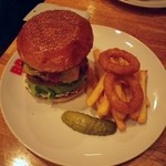 ブラザーズ 人形町本店 - アボカドチーズバーガー + ベーコン