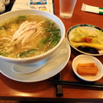 Chuugokuryouriryuu Ka - Gセット　鶏絲湯麺　とりスープそば・サラダ・香の物（850円）（2018年８月）