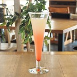 ケラケラ ヴィータ - 【SPARKLING COCKTAIL】白桃のベリーニ