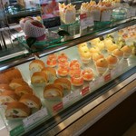 スローベリィ - 桃のケーキ