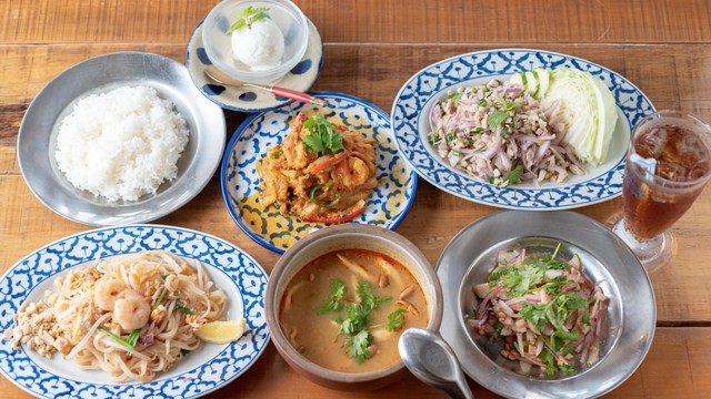 Asian Shokudo Shirokuma, Restaurant in Nakagami-gun
