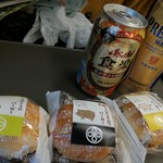 Tonkatsu Maisen - 右から、ミニヒレカツバーガー　237円、黒豚ミニメンチカツバーガー　194円、ミニポテコロバーガー　172円