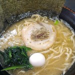 横浜家系ラーメン すずき家 - うずらの玉子が