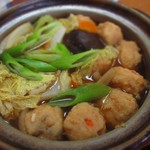 江戸家 - 鶏だんご10個、豆腐、白菜、しいたけ、ネギなどがたっぷり