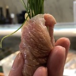 寿司栄 - 鮪の砂ズリ・・軽く炙って出されます。初めて口にしましたが、脂がのっていて好み。