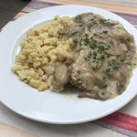 Schlossrestaurant Neuschwanstein - 左の玉子みたいのが南独ヌードル？
