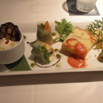 マザーエスタ - 焼きナスのムースとサーモン、ズッキーニの生春巻、二色パプリカのケーキ、ゴーヤとカボチャのフリット