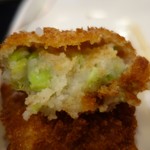 讃岐うどん 條辺 - （2018/6月）期間限定枝豆コロッケ断面