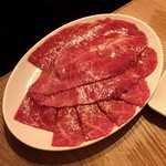 うしごろバンビーナ・カルボーネ - タレ3品（ミスジ、シンシン、カメノコ）。※二人前