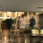 Sheraton - ホテルの１階にあります