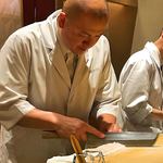 銀座 しのはら - 2018 はもを切っている