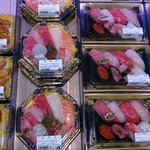 Kakujougyorui - 右側は、にぎり寿司 8貫 900円