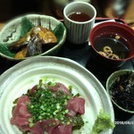 淀屋橋　うおじ - 鉄火丼 800円