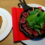 イタリヤ食堂パステル - 牛うちもも肉のステーキ　タリアータ仕立て