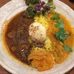 SPICY CURRY 魯珈 - 2種カレー(ラム。マラバール風真鱈のタマリンドカレー)