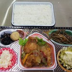 福山まるたま - まるたま弁当 税込410円　鶏の甘酢あんかけとバサのバジル焼き(2018.08.22)