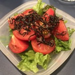 船場丹丹 - 冷やしトマトの塩昆布和えサラダ（280円）