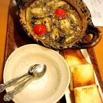 ダイニング ハルコマ - 牡蠣のアヒージョ