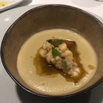 サンタキアラ - 知多の茄子にうちわ海老のスープ 下に春日井ポルチーニ茸のソテー