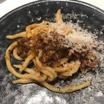 サンタキアラ - 鳥取県仔イノシシのラグーソースの太麺ピンチパスタ