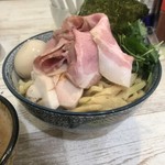中華そば 四つ葉 - 特製つけそば  大盛
      
      麺碗